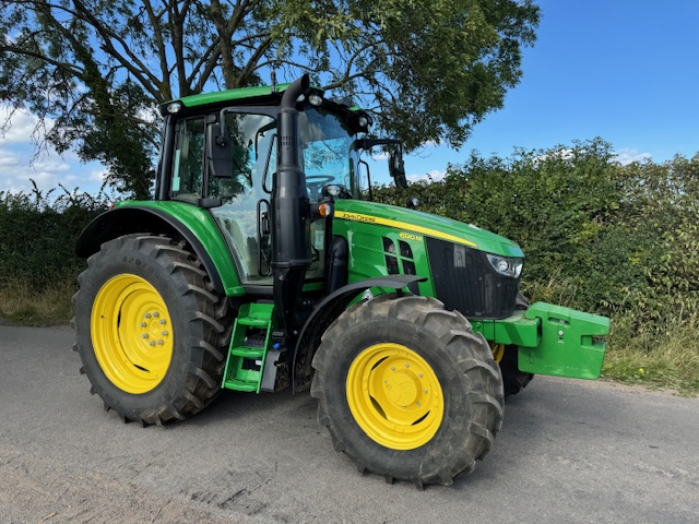 JOHN DEERE 6120M